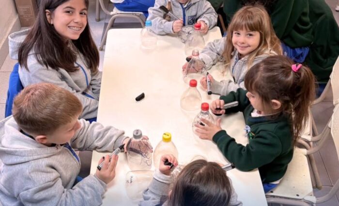 En el marco del Día Mundial del Reciclaje ♻️ (17 de mayo) el Nivel Inicial participó de una her